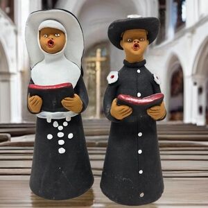Adenildo Brazil Folk Art 2 Figurines A Priest & Nun Singing Holding Hymn Books